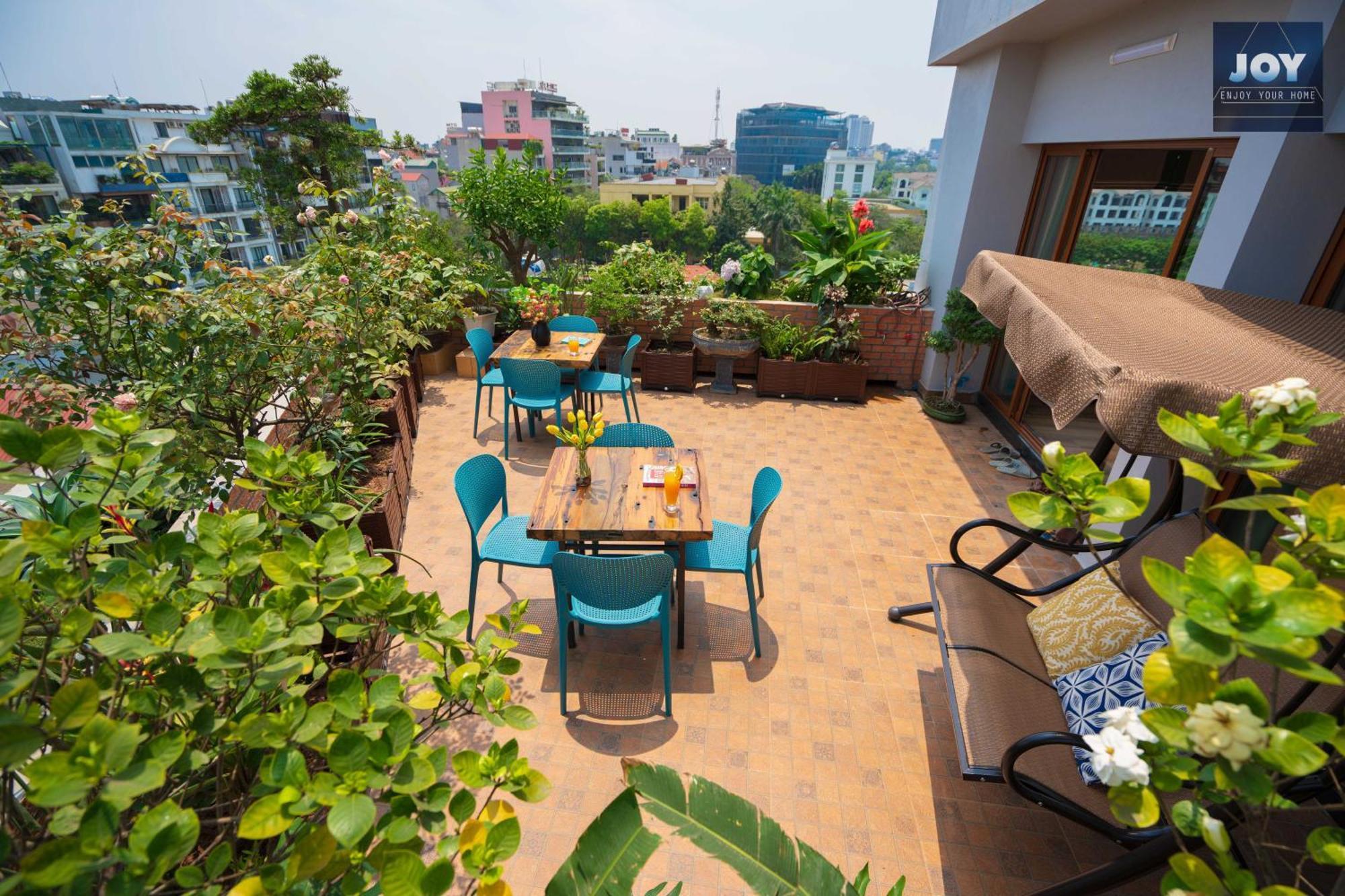 Khách sạn hẻo lánh Joy Tay Ho